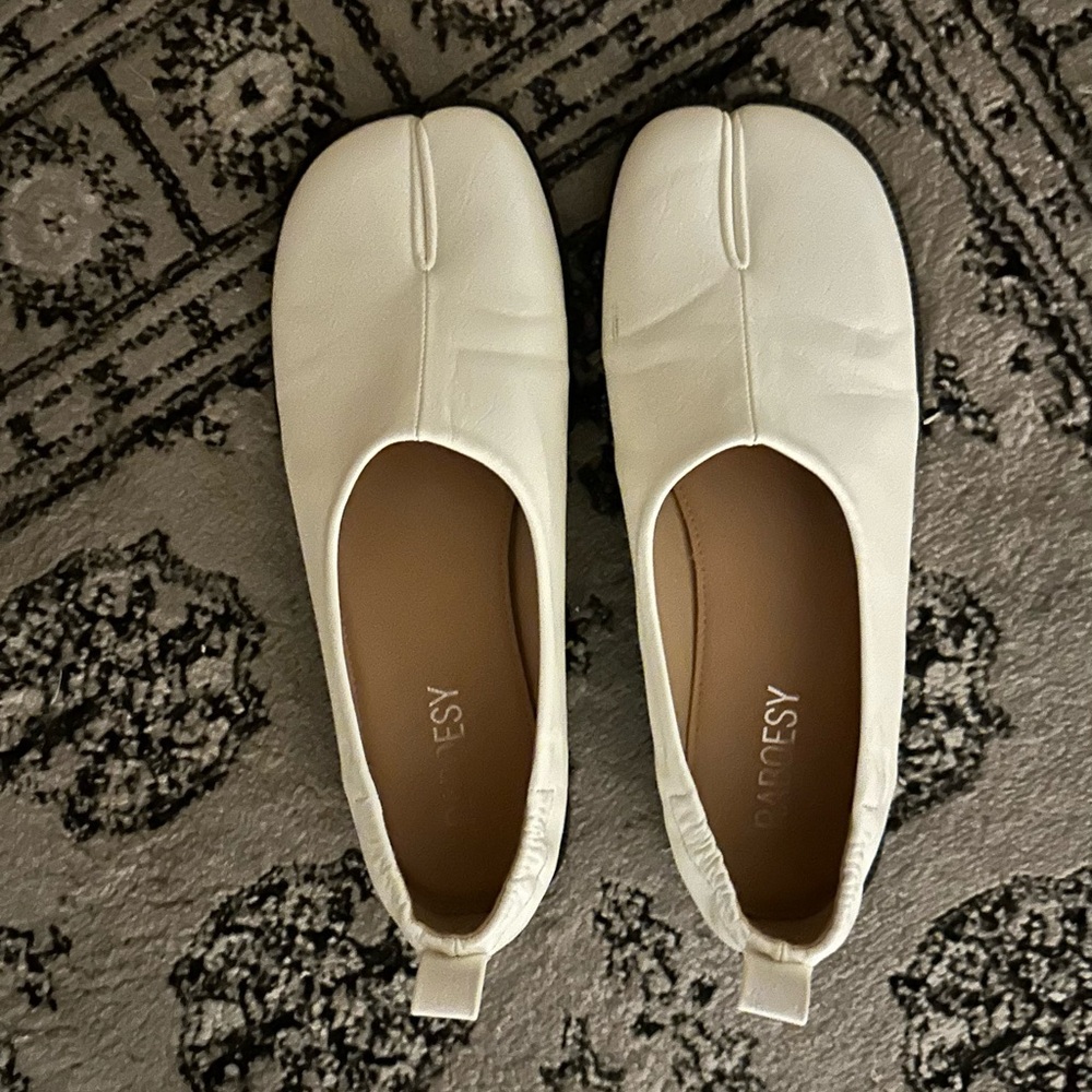 White Tabi Leather Women's Flats